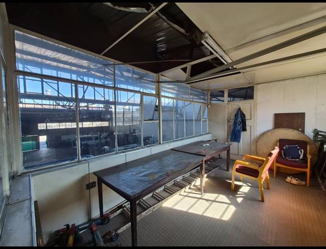 BUSINESS FOR SALE IN GERMISTON CENTRAL